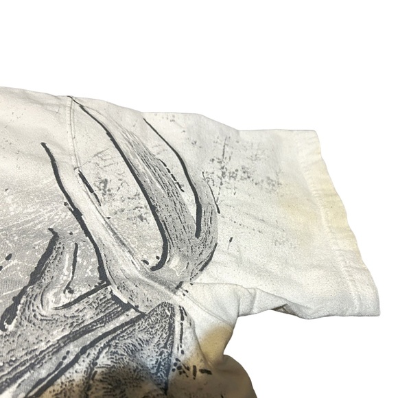 Legendary XL Deer Buck Graphic Tee Distressed Camo Trim Hunting - Picture 10 of 14